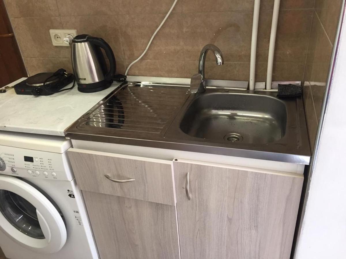 Studio Apartment Near Republic Square Ереван Екстериор снимка