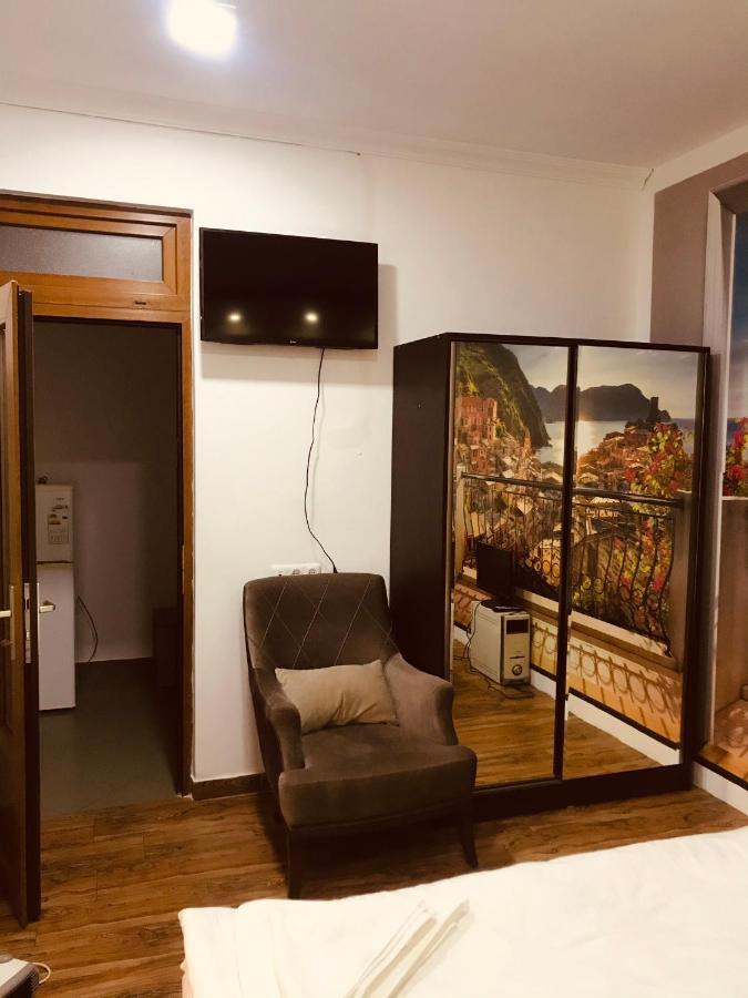 Studio Apartment Near Republic Square Ереван Екстериор снимка