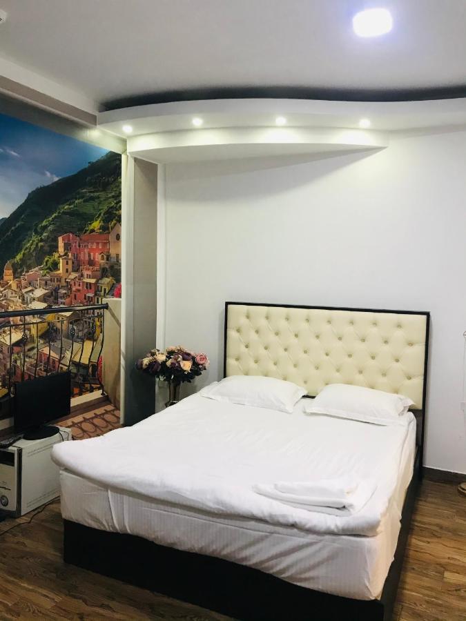 Studio Apartment Near Republic Square Ереван Екстериор снимка